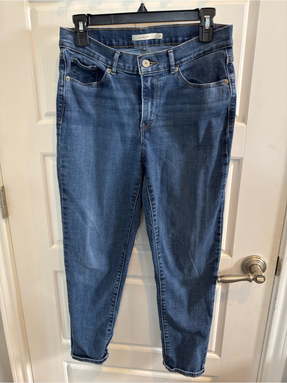Levi's medium blue classic ankle crop jeans